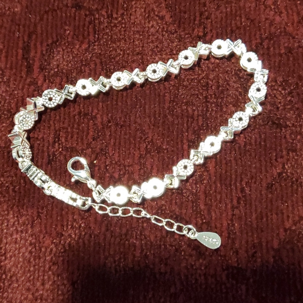 NEW XO BRACELET